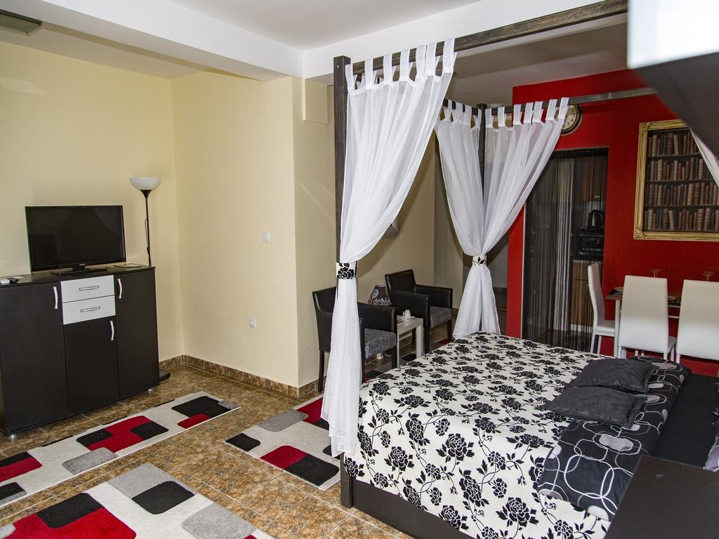 Apart Hotel Kalonis سكوبجي المظهر الخارجي الصورة
