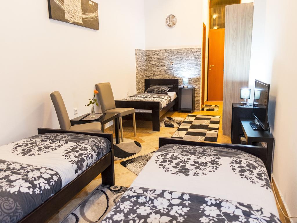Apart Hotel Kalonis سكوبجي الغرفة الصورة