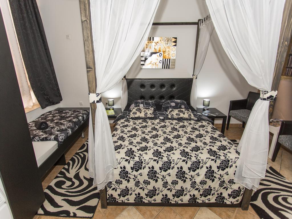 Apart Hotel Kalonis سكوبجي الغرفة الصورة