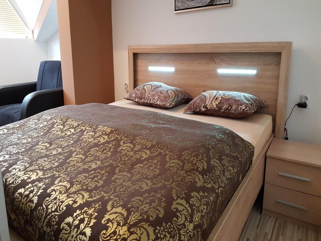 Apart Hotel Kalonis سكوبجي الغرفة الصورة