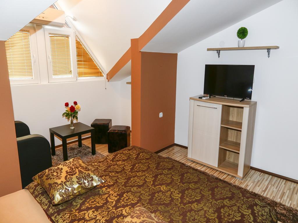 Apart Hotel Kalonis سكوبجي الغرفة الصورة